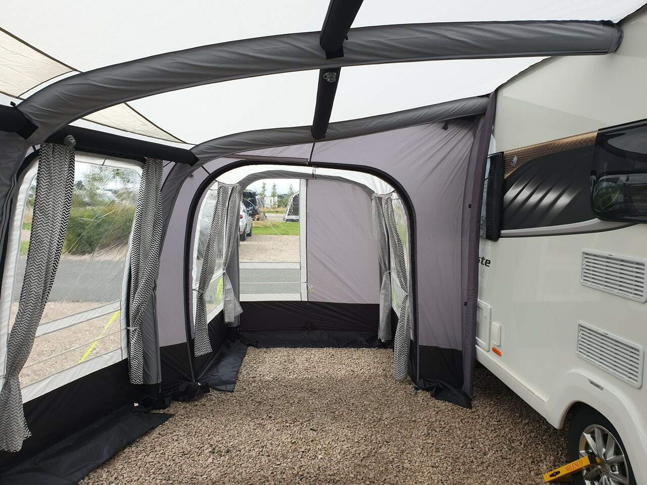 SL-CT1157  Waterproof Inflatable Tent Caravan Porch Awning