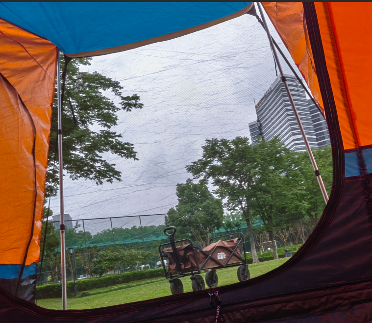 snug cross inflatable tent